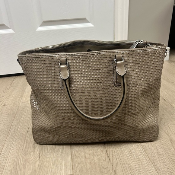 Tory Burch Robinson Woven Multi Tote French Grey Bag - Picture 2 of 10